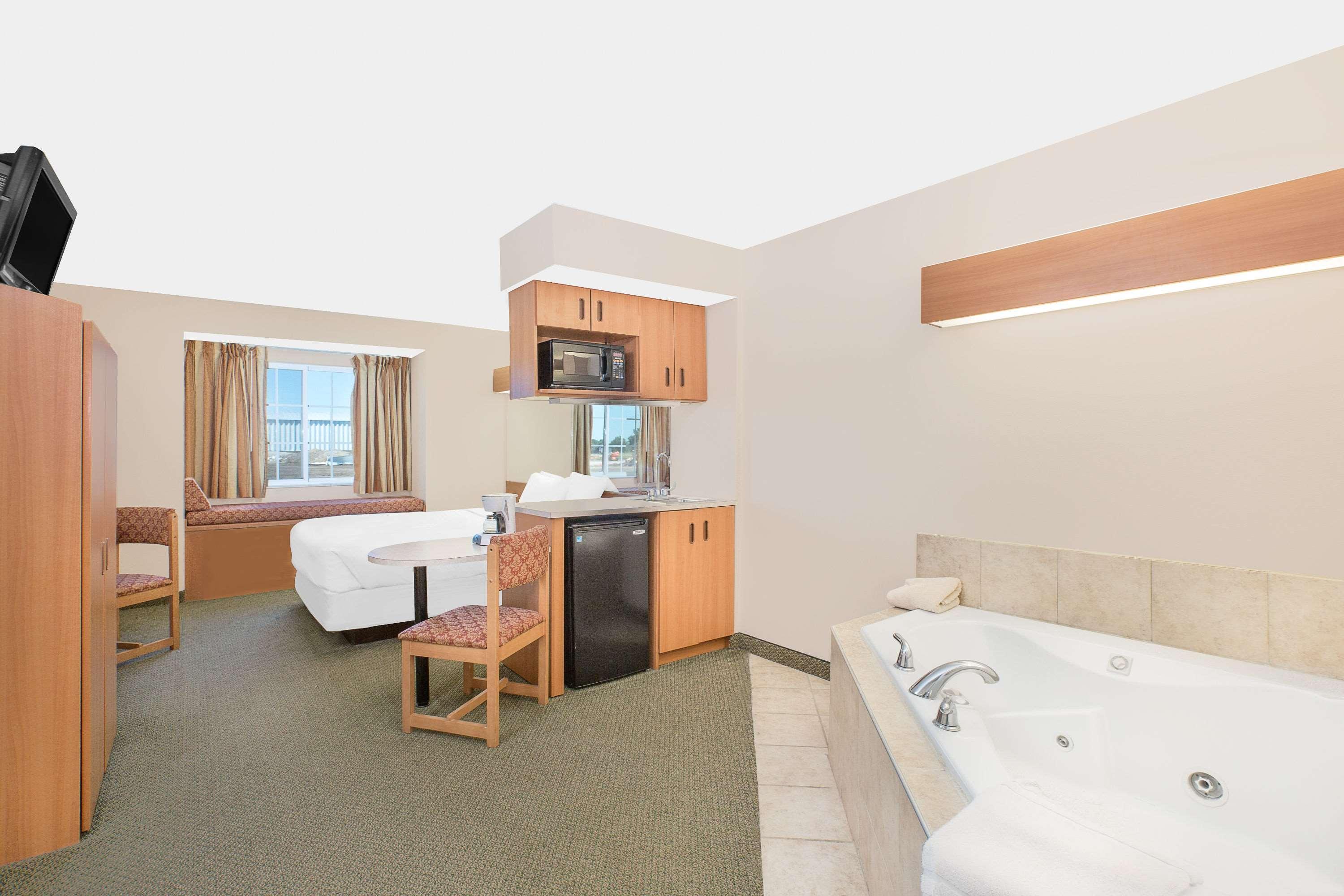 Microtel Inn & Suites By Wyndham Colfax Esterno foto