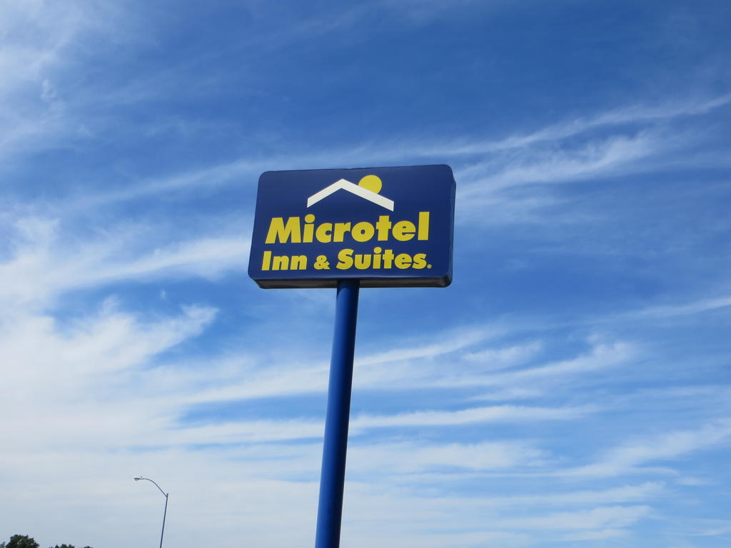 Microtel Inn & Suites By Wyndham Colfax Esterno foto